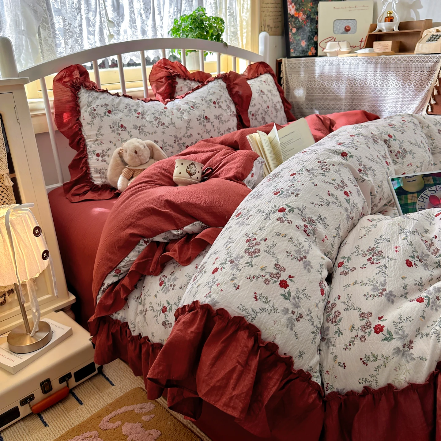 طقم مفروشات سرير بتصميم فرنسي  - مراجعة Aesthetic Floral Duvet Cover وسعره